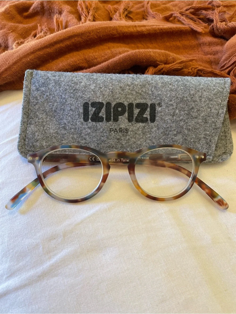 Izipizi stylish round